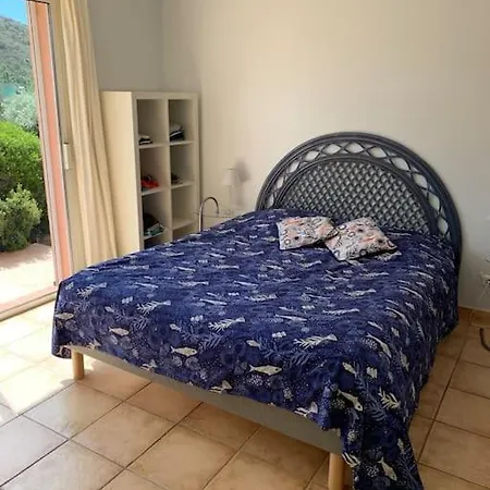 Vila Individuelle Avec Piscine Privee Et Grand Jardin Proche Santa Giulia Porto-Vecchio (Corsica)